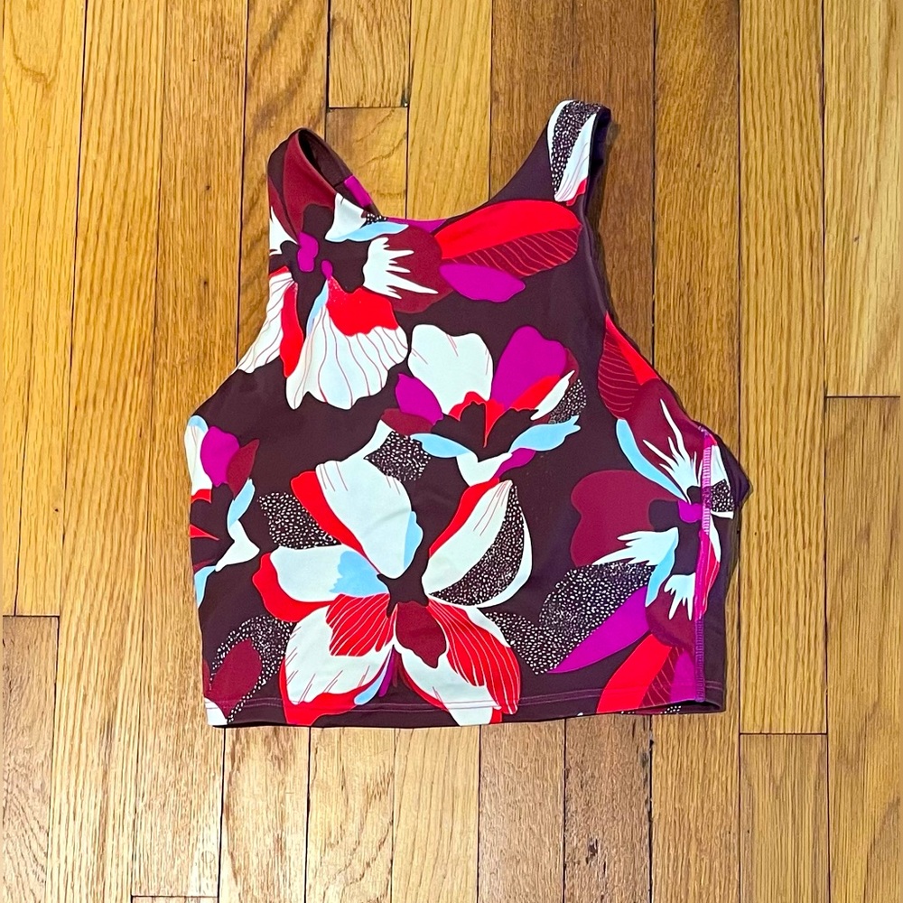 Athleta swimsuit top with slight crop